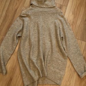 H&M Oversized Turtleneck Sweater Small
